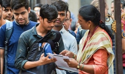 NEET Paper Leak की Inside Story: Sikar के Teacher ने WhatsApp PDF से खोली धांधली की पोल