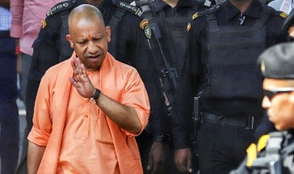 मऊ में गरजे CM योगी: ‘यज्ञ रोकने वालों का होगा रावण-कंस जैसा हश्र’, सपा पर साधा निशाना