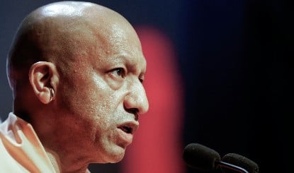 Varanasi में CM Yogi की हुंकार- ‘सनातन धर्म को मिटाने वाले खुद मिट्टी में मिल गए’