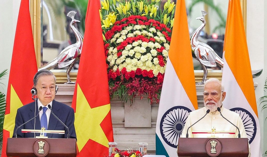 India-Vietnam के 13 बड़े समझौते से बढ़ी चीन की टेंशन, South China Sea में मजबूत होगी भारत-वियतनाम की पकड़