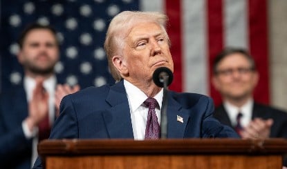‘थैंक यू, डार्लिंग’ कहकर इंटरव्यू छोड़ गए Donald Trump, एंकर से तीखी बहस के बाद निकाला माइक