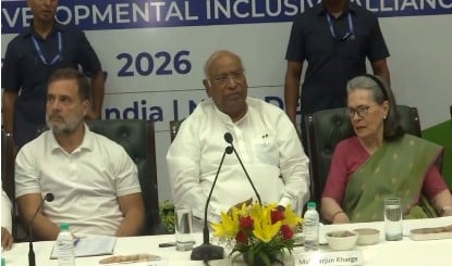 INDIA Bloc Meeting में Mallikarjun Kharge का मोदी सरकार पर हमला, Foreign Policy से SIR तक उठाए सवाल