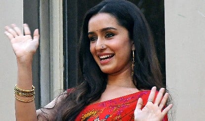 Bollywood Wrap Up: ‘बंटवारा 1947’ का फर्स्ट लुक आउट, दीपिका-रणवीर नए घर में स्पॉट, श्रद्धा कपूर की ‘ईथा’ पर बड़ा अपडेट