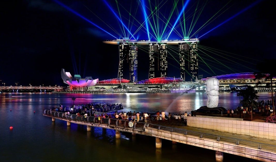 Singapore Budget Trip: Marina Bay में बिना खर्च किए घूमिए ये शानदार जगहें, यादगार बन जाएगी विदेश यात्रा