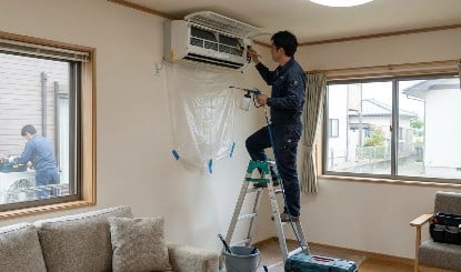 AC Cleaning में भूलकर भी न करें ये गलती, कंप्रेसर-पीसीबी खराब होकर लग सकता है हजारों का चूना