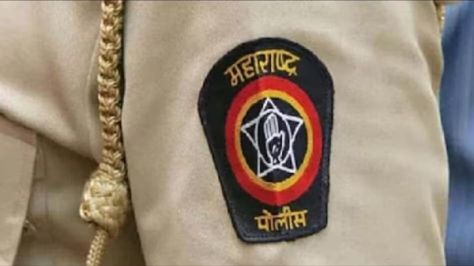 पुणे में आलीशान बंगले पर पुलिस का छापा, रेव पार्टी से 156 लोग हिरासत में; ड्रग्स और शराब बरामद