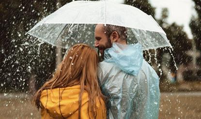Monsoon Romance: बारिश में क्यों ज्यादा याद आता है पार्टनर? जानिए मानसून का दिमाग और दिल पर क्या होता है असर