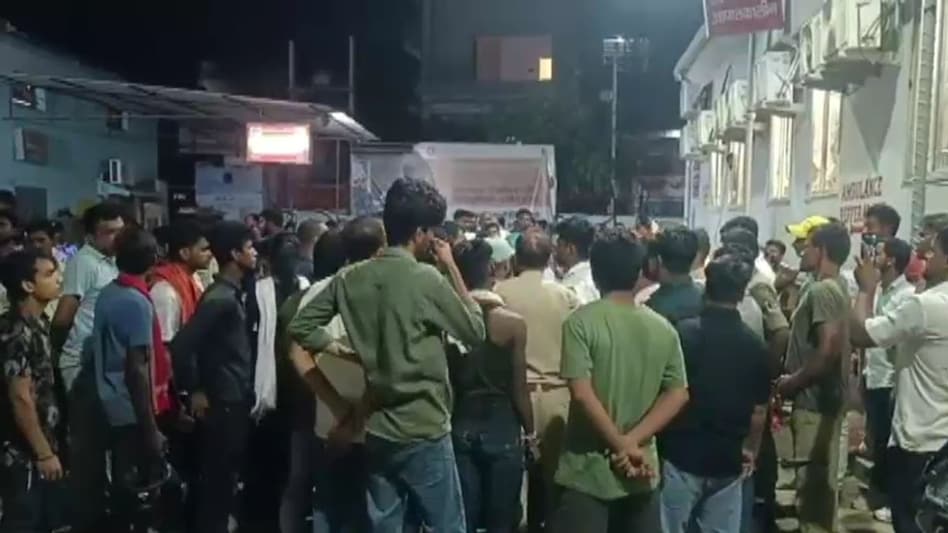सीतामढ़ी में ताबड़तोड़ फायरिंग! ₹25 हजार के इनामी राकेश राय के भाई दिनेश राय की गोली मारकर हत्या, इलाके में तनाव