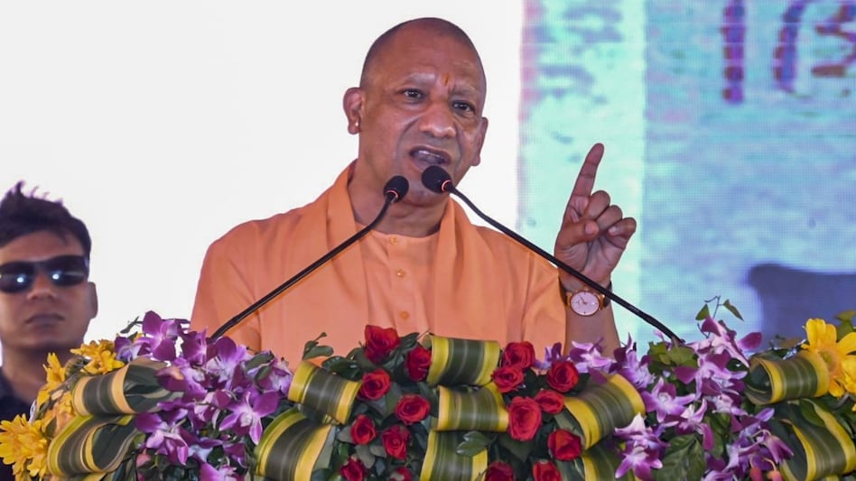 संतकबीरनगर में CM योगी का सपा-कांग्रेस पर तंज, बोले- 4 बार सरकार में रहकर भी कुछ नहीं किया