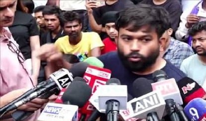 MOTN Survey में बड़ा उलटफेर! PM की रेस में अभिजीत दिपके ने अरविंद केजरीवाल को पछाड़ा, CJP की बढ़ी चर्चा