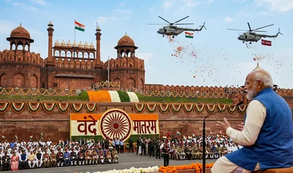 लाल किले पर 80वें Independence Day की धूम, गूंजा वंदे मातरम्, PM Modi ने दिया 75 मिनट का भाषण