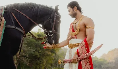 Bonalu उत्सव में पहुंचे Vijay Deverakonda, Sandeep Reddy Vanga के साथ लाल दरवाजा मंदिर में की विशेष पूजा