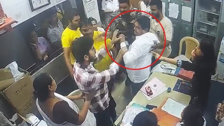 डॉक्टरों से मारपीट के आरोपी शिवसेना नेता रमेश म्हात्रे को मिली जमानत! छुट्टी के दिन रिहाई पर उठे सवाल