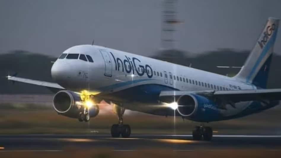 ‘मेरे बैग में बम है…’, यात्री के एक मजाक से मुंबई एयरपोर्ट पर मचा हड़कंप, Indigo की फ्लाइट रोकी गई