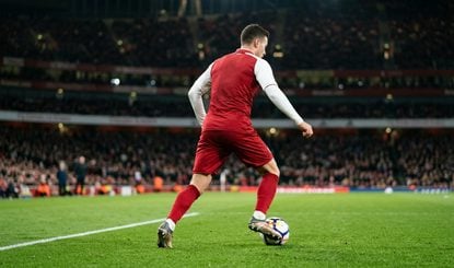 फुटबॉल में बड़ा धमाका! Arsenal की जीत में Saka का कमाल, Barcelona ने 5-2 से मचाया तहलका