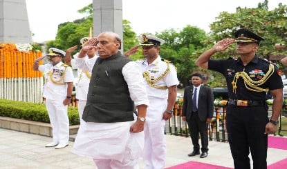 Colombo में IPKF Memorial पहुंचे Rajnath Singh, शहीद सैनिकों को नमन कर दिया Shared Growth का संदेश