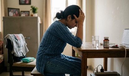 Periods से पहले हर बदलाव को PMS न समझें, ये Warning Signs हो सकते हैं गंभीर