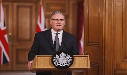 UK की सियासत में बड़ा उलटफेर! कीर स्टार्मर छोड़ेंगे MP पद, अब रक्षा और अंतरराष्ट्रीय मामलों पर फोकस