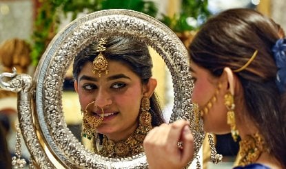 Gold Price Rises | दिल्ली में सोने की कीमतों में ₹1,600 का उछाल, जानें ताजा भाव