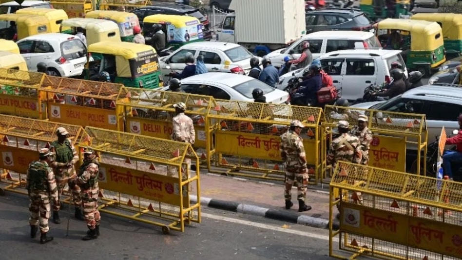 दिल्ली में आज ट्रैफिक का बड़ा असर! शाम 7 बजे तक इन रास्तों पर रूट डायवर्जन, घर से निकलने से पहले देखें पूरी लिस्ट