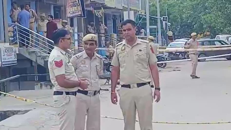 दिल्ली में जिम ट्रेनर की हत्या से सनसनी, बीच सड़क बदमाशों ने बरसाईं 12 गोलियां