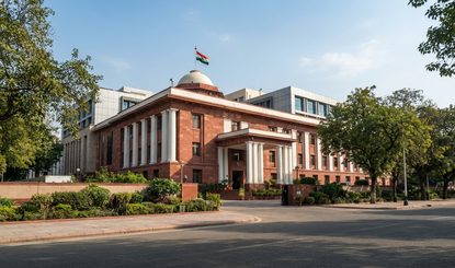 चुनावी धांधली के आरोपों पर 124 पूर्व अधिकारियों ने उठाए सवाल, निर्वाचन आयोग और एसआईआर का किया समर्थन