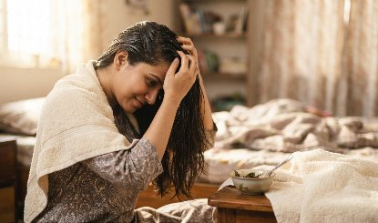 Beauty Tips: महंगे पार्लर जाने की जरूरत नहीं! घर पर ऐसे करें हेयर स्पा, बालों में आएगी सिल्की चमक