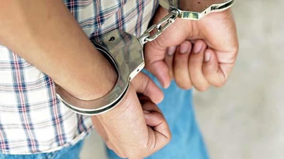 40 लाख के कर्ज से बचने के लिए रची 11 लाख की लूट की झूठी कहानी, भांजे समेत 3 पर FIR