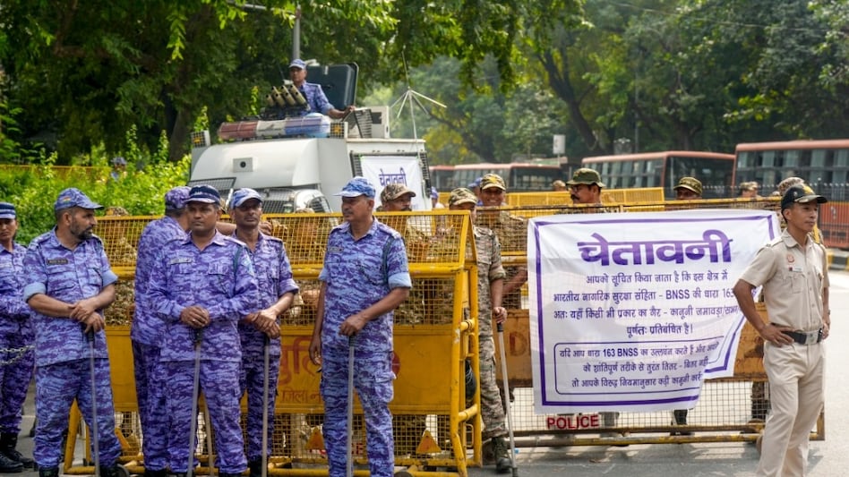 दिल्ली में फायरिंग की अफवाह पर पुलिस का एक्शन, 300 भ्रामक सोशल मीडिया पोस्ट हटाए गए