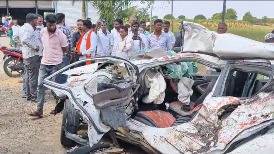 महाराष्ट्र के बीड में भीषण सड़क हादसा, एसटी बस और कार की आमने-सामने टक्कर में 5 लोगों की मौत, एक गंभीर घायल