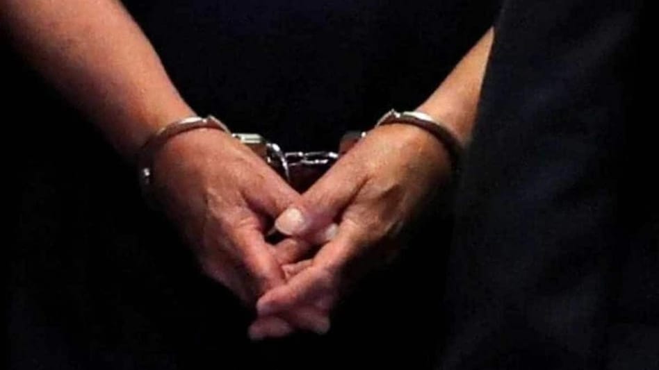 मुंबई में 15 लाख रुपये की रिश्वत लेते आयकर निरीक्षक गिरफ्तार, सीबीआई ने रंगे हाथों दबोचा